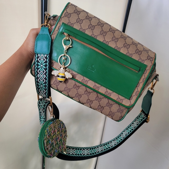 375 Final Deal🔥 Authentic Gucci GG Monogram Canvas And Leather Crossbody Bag - Picture 1 of 16